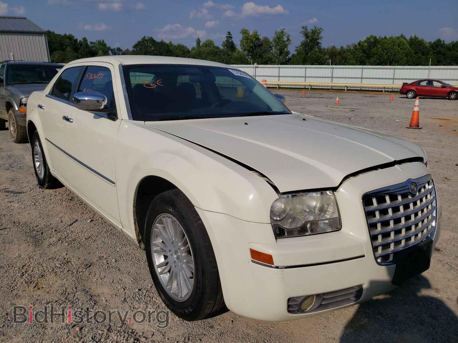 Photo 2C3CA1CV3AH281168 - CHRYSLER 300 2010