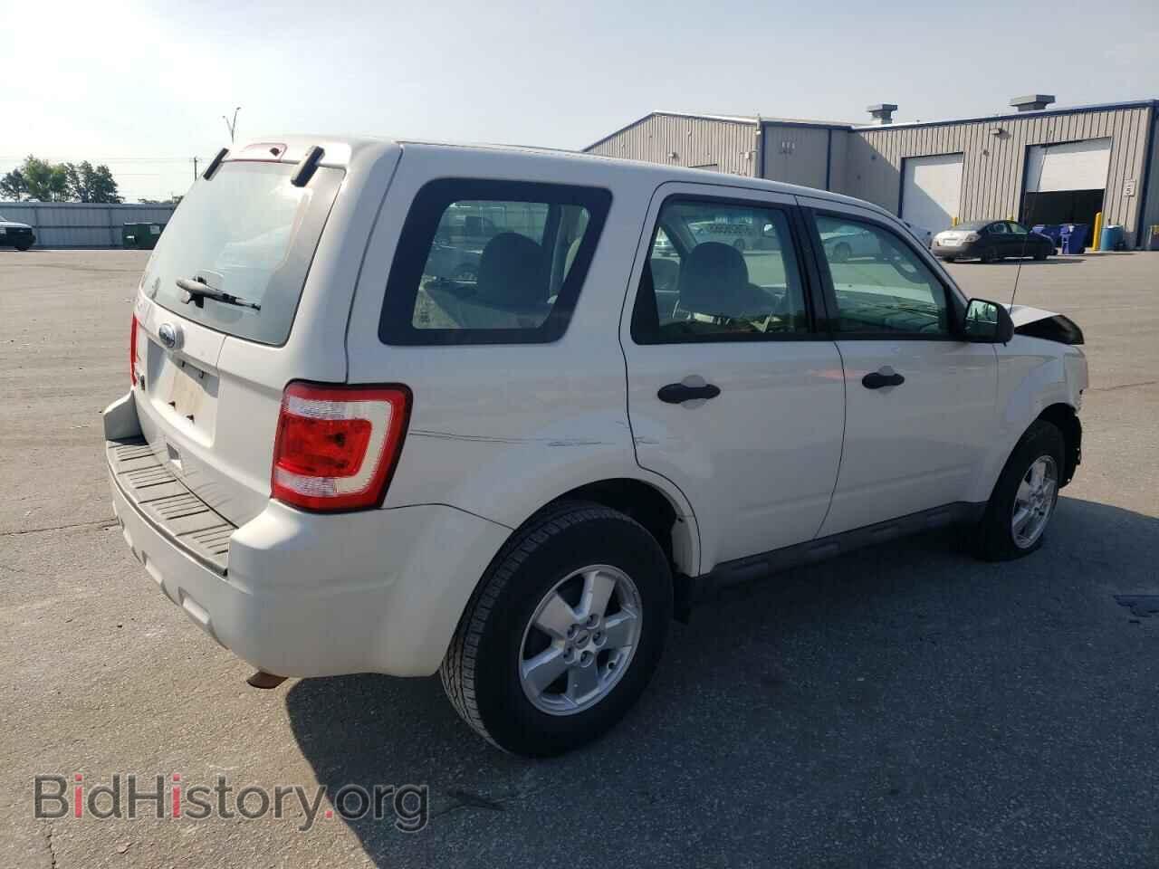 2010 FORD ESCAPE - VIN: 1FMCU0C76AKB82752 - Фото 3
