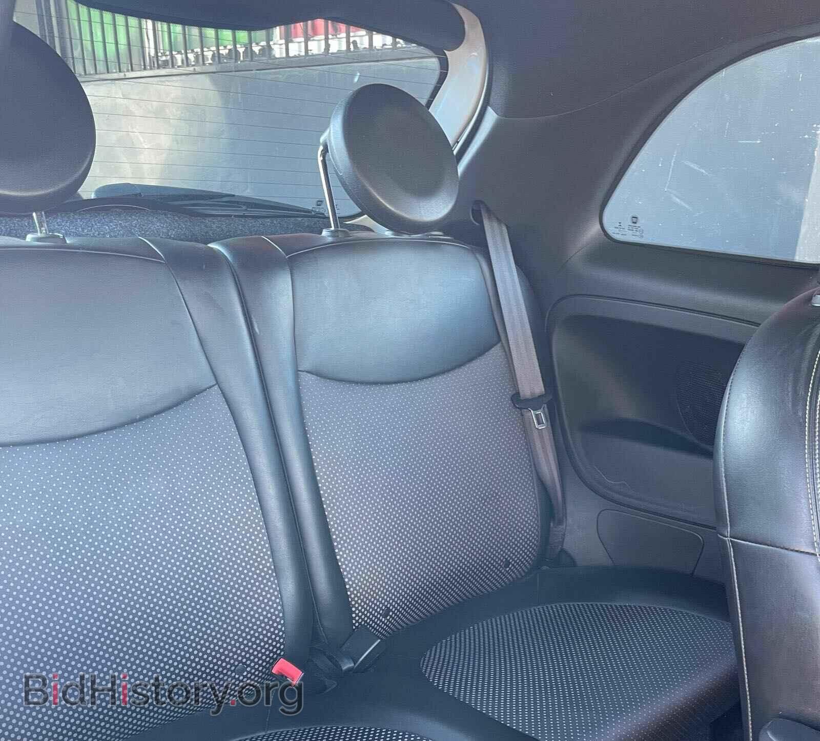 2017 FIAT 500 - VIN: 3C3CFFGEXHT600558 - Photo 2