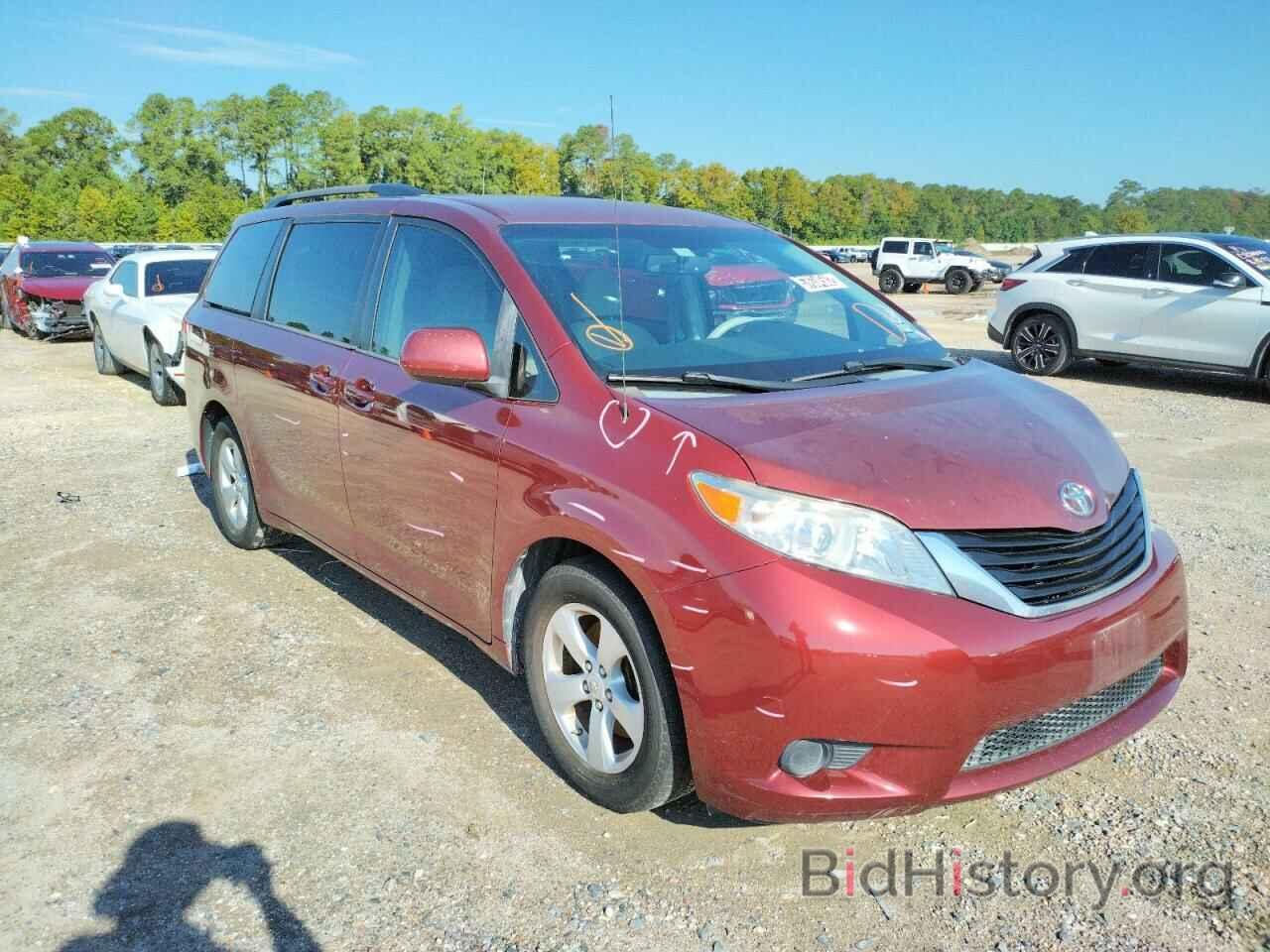 Photo 5TDKK3DC2DS401593 - TOYOTA SIENNA 2013