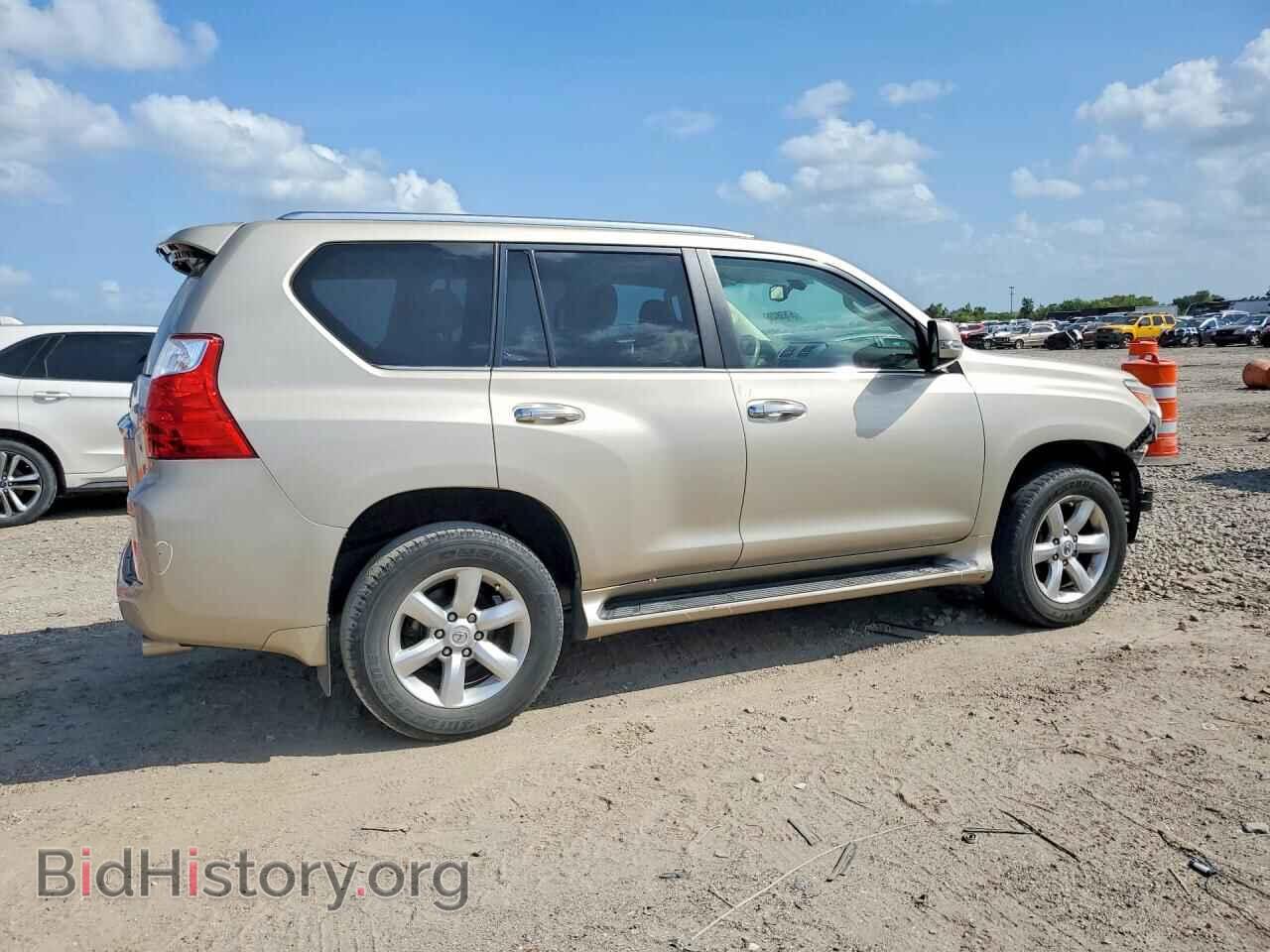 2011 LEXUS GX - VIN: JTJBM7FX2B5018030 - Photo 3