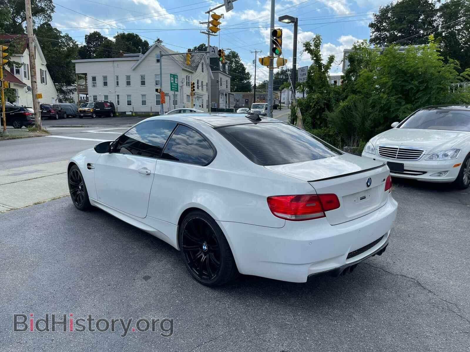 2008 BMW M3 - VIN: WBSWD93558PY42757 - Фото 3