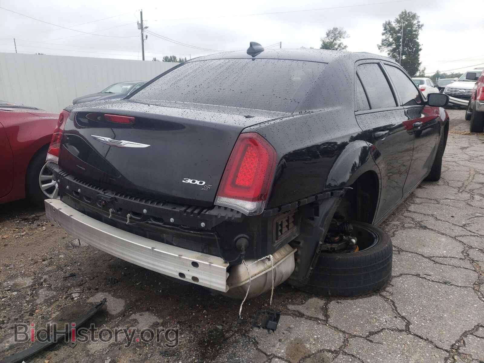 2019 CHRYSLER 300 - VIN: 2C3CCABG0KH609838 - Фото 4