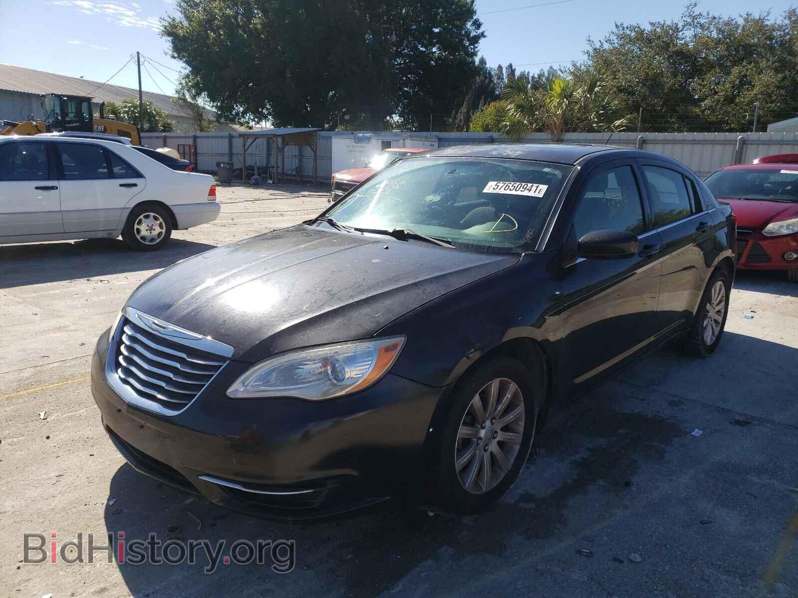 2012 CHRYSLER 200 - VIN: 1C3CCBBBXCN267334 - Фото 2
