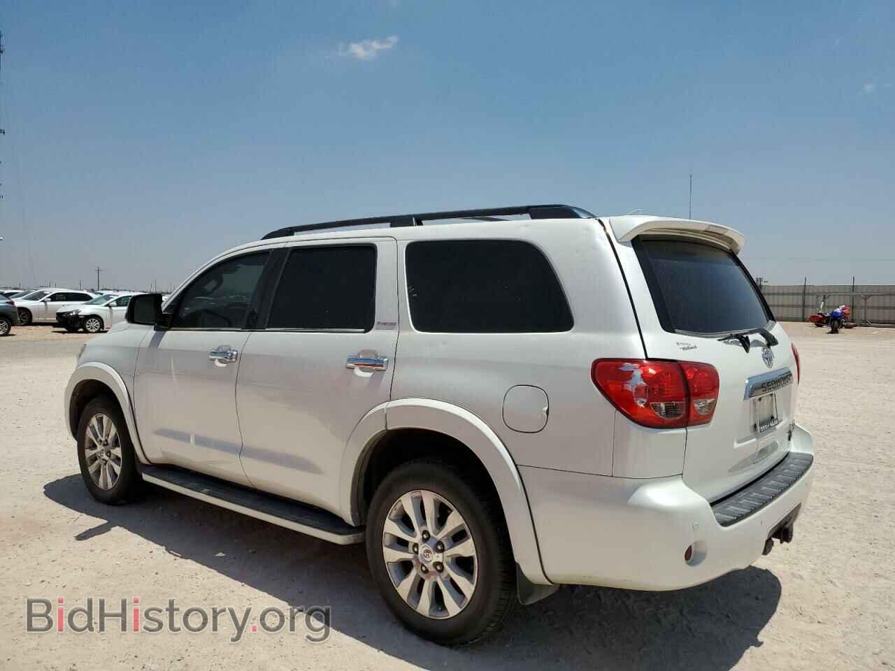 2017 TOYOTA SEQUOIA - VIN: 5TDDW5G12HS152995 - Фото 2