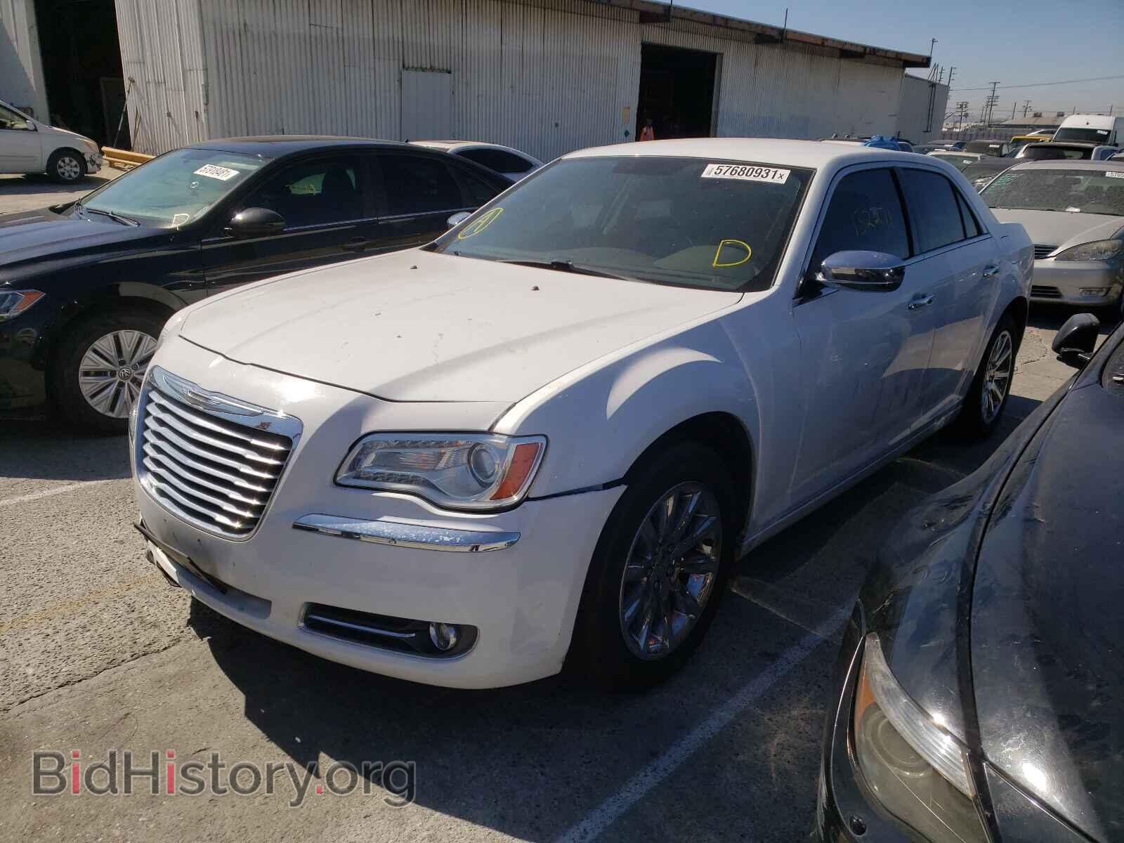 2011 CHRYSLER 300 - VIN: 2C3CA5CG2BH582914 - Фото 2