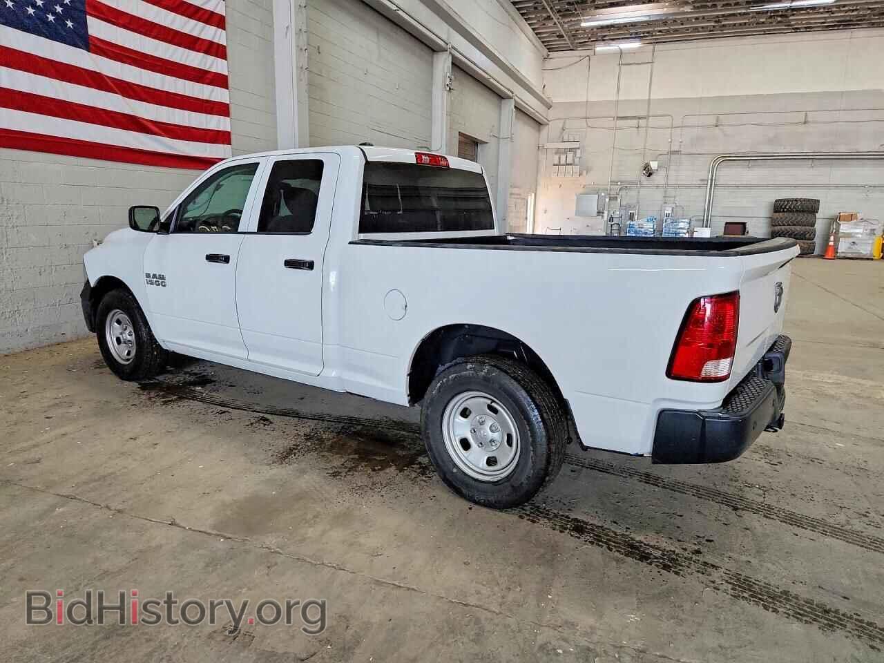 2018 RAM 1500 - VIN: 1C6RR6FG4JS324098 - Photo 2