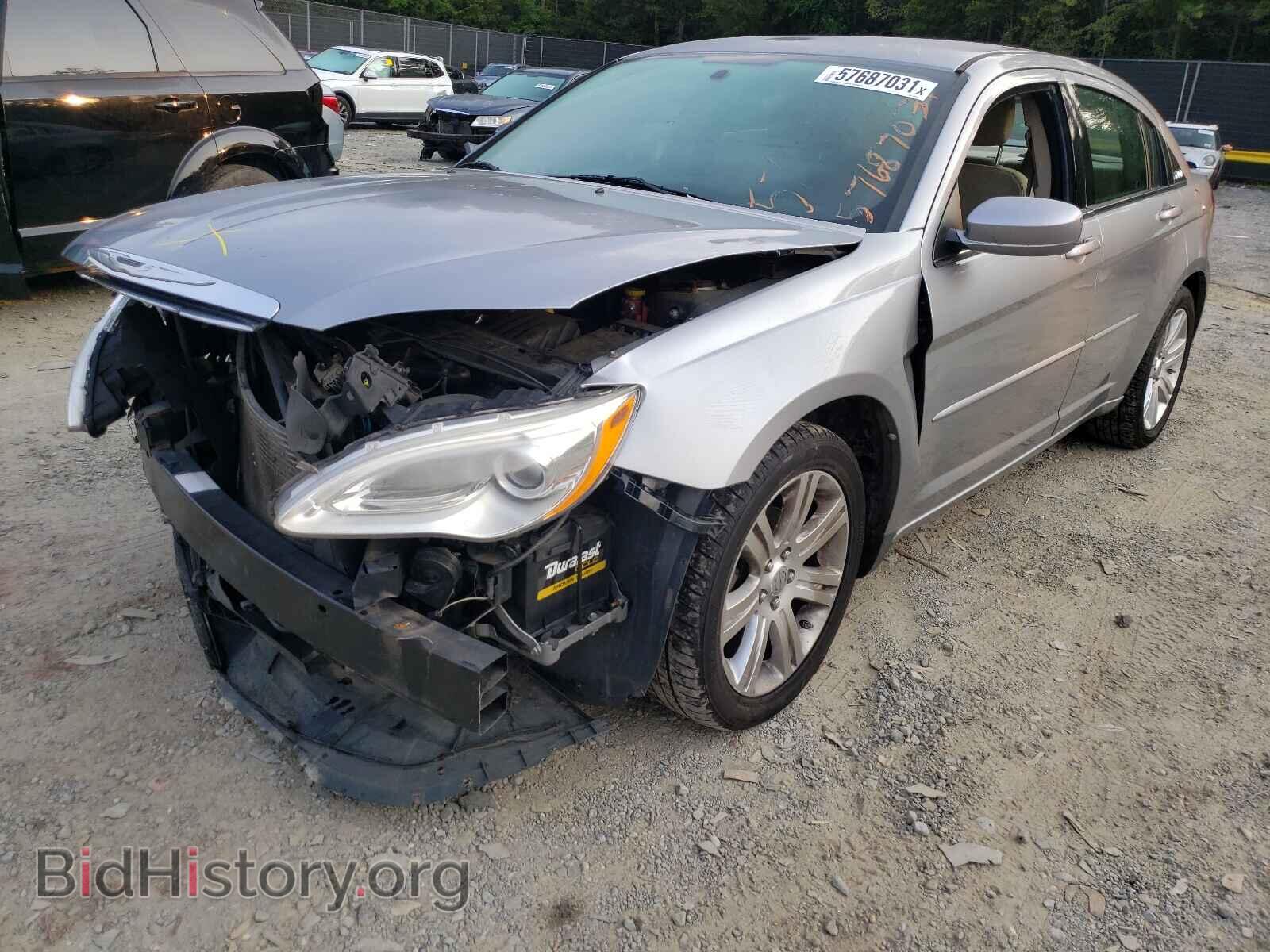 2013 CHRYSLER 200 - VIN: 1C3CCBABXDN669177 - Фото 2