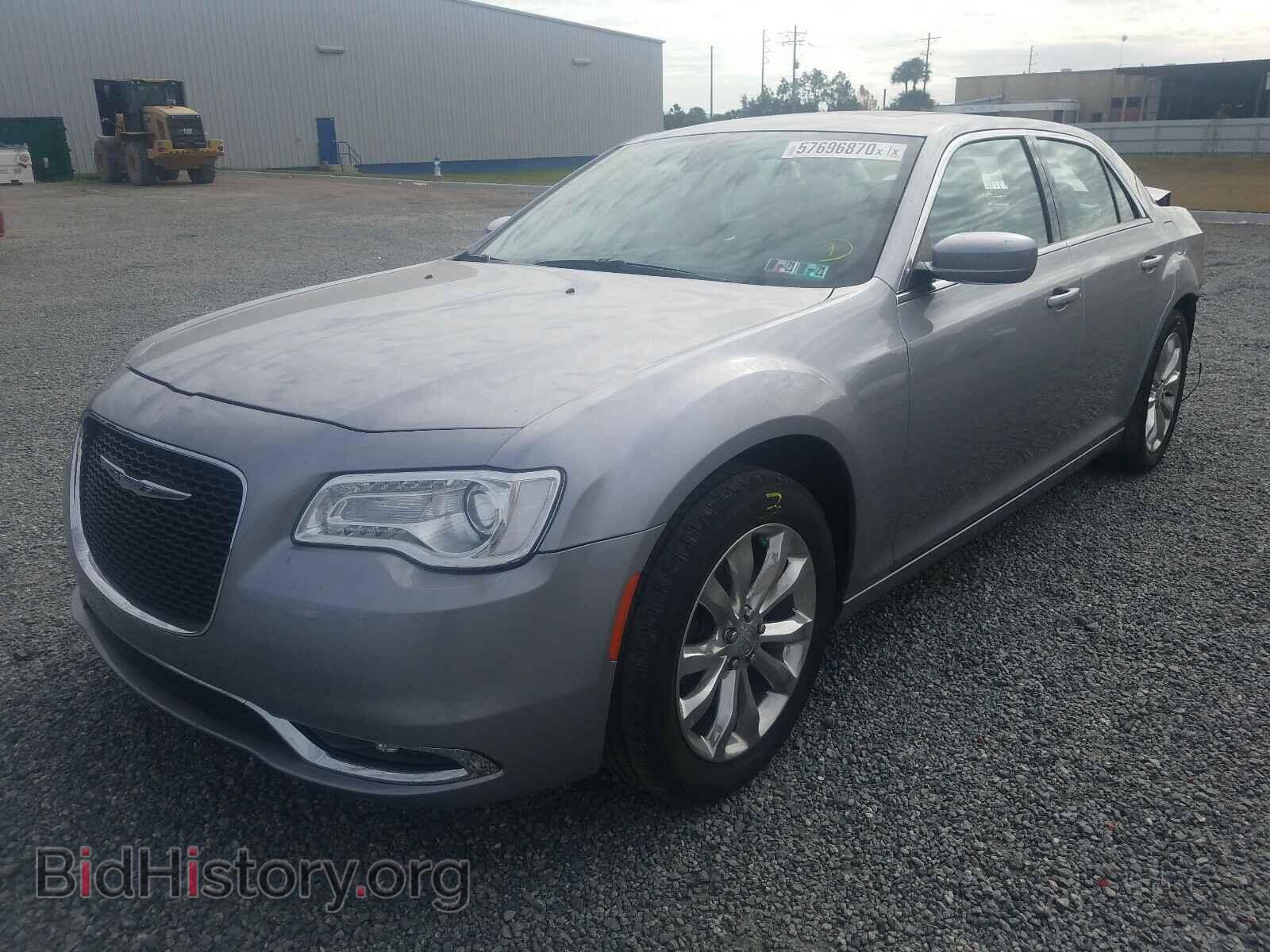 2017 CHRYSLER 300 - VIN: 2C3CCARG1HH647934 - Фото 2