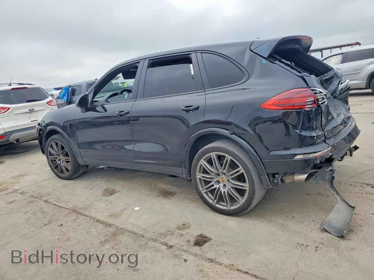 2017 PORSCHE CAYENNE - VIN: WP1AA2A21HKA85748 - Photo 2