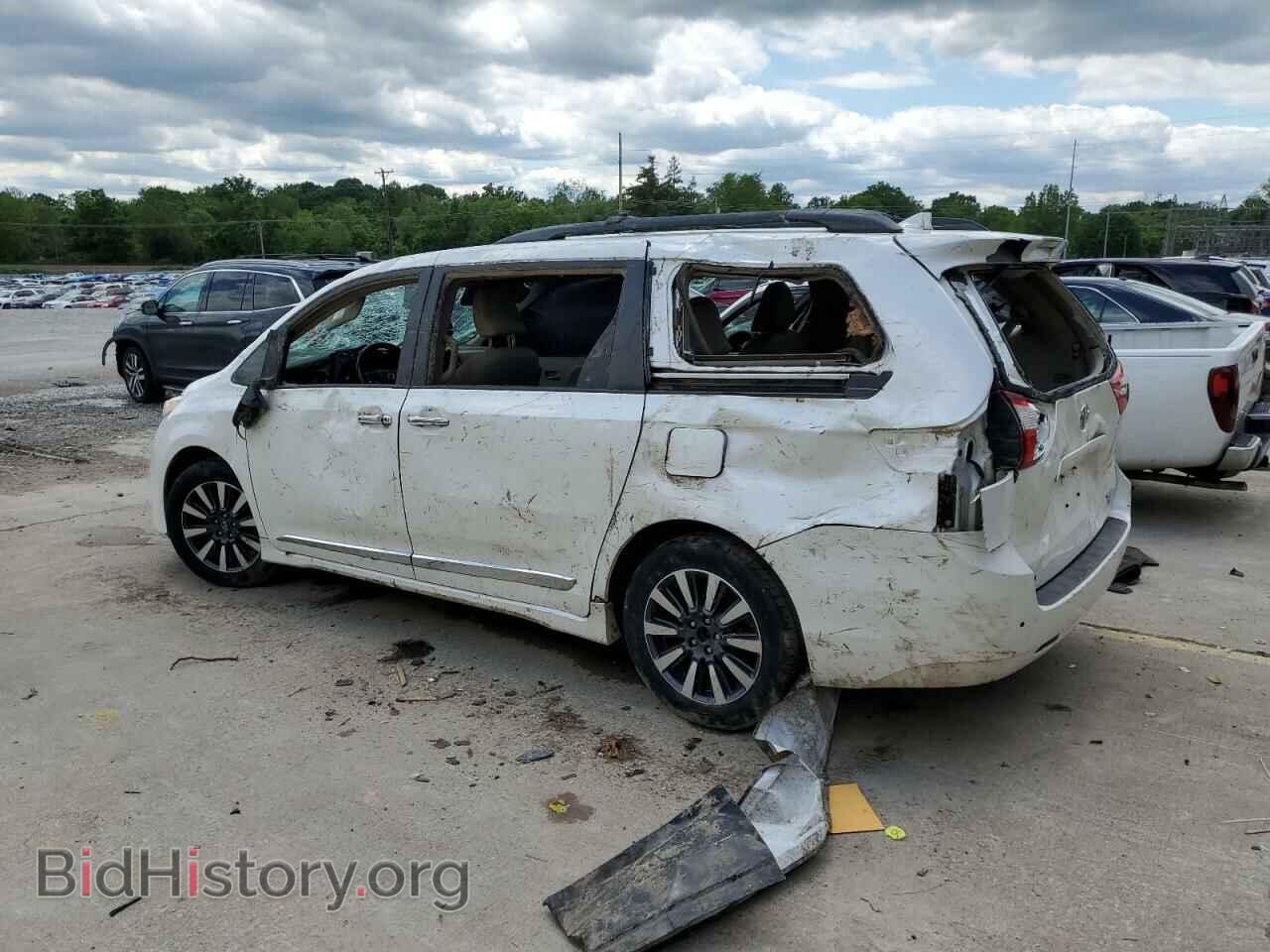 2018 TOYOTA All Models - VIN: 5TDDZ3DC0JS200811 - Фото 2