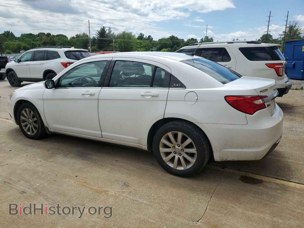 2013 CHRYSLER 200 - VIN: 1C3CCBBG7DN560220 - Фото 2