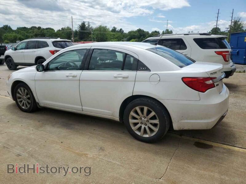 2013 Chrysler 200 (VIN 1C3CCBBG7DN560220) — фото 2 из 12