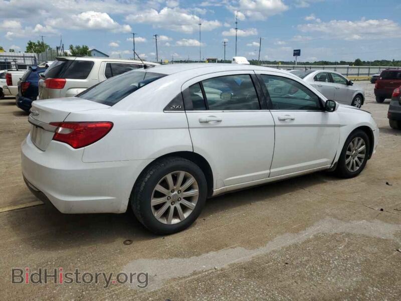 2013 Chrysler 200 (VIN 1C3CCBBG7DN560220) — фото 3 из 12