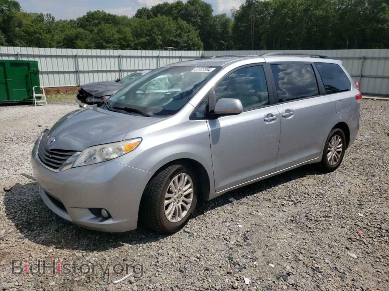Photo 5TDYK3DCXBS068552 - TOYOTA All Models 2011