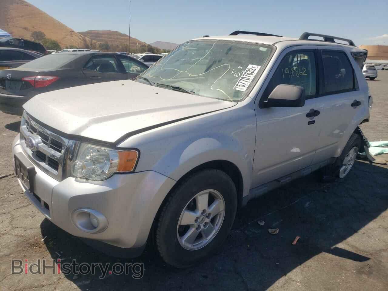 2011 FORD ESCAPE - VIN: 1FMCU0D75BKC32086 - Фото 2