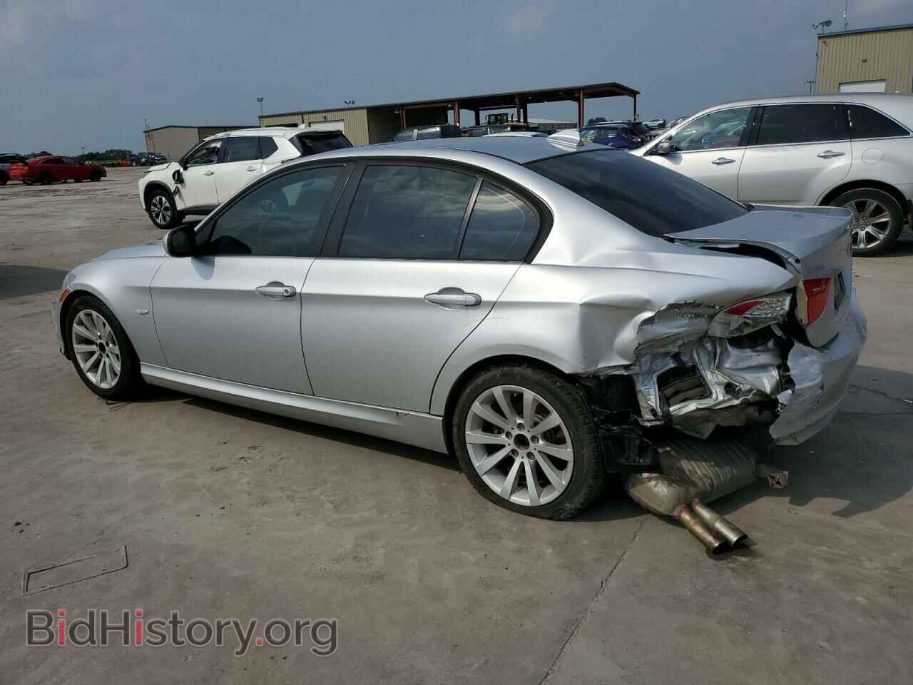 2011 BMW 3 SERIES - VIN: WBAPH7C5XBE674585 - Фото 2
