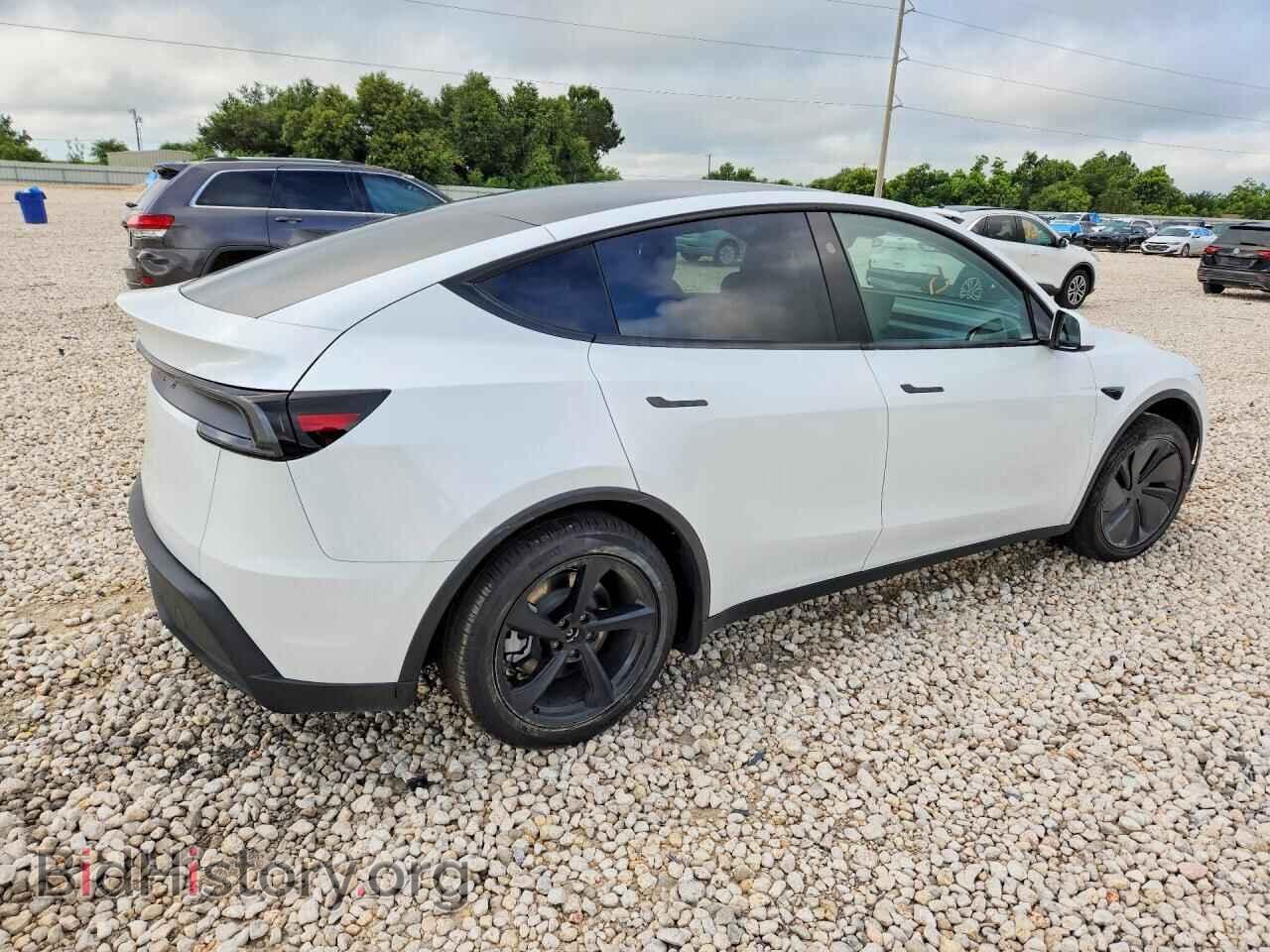 2026 TESLA MODEL Y - VIN: 7SAYGDEDXTA491443 - Photo 3