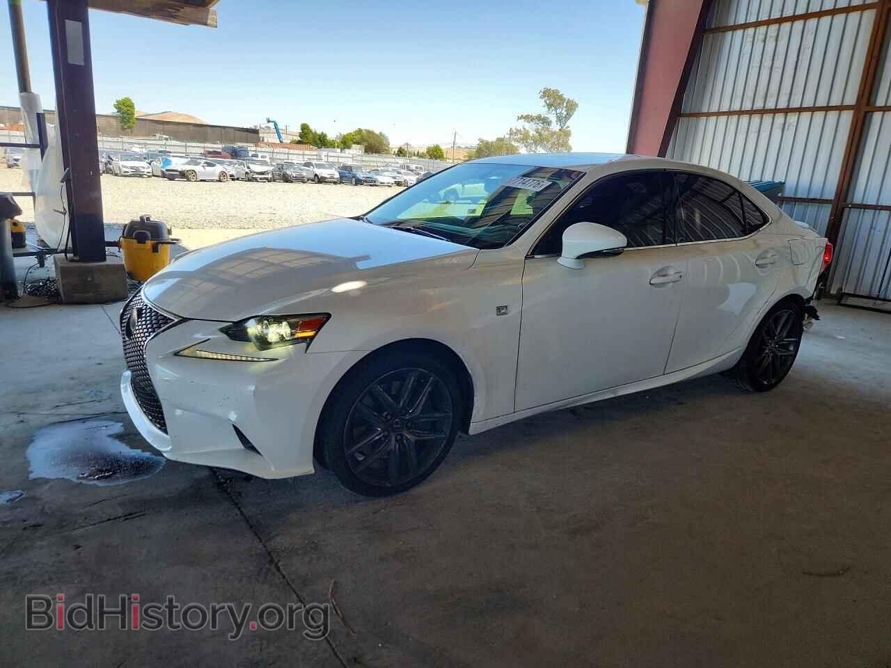 Фотография JTHBE1D25F5022372 - LEXUS IS 2015