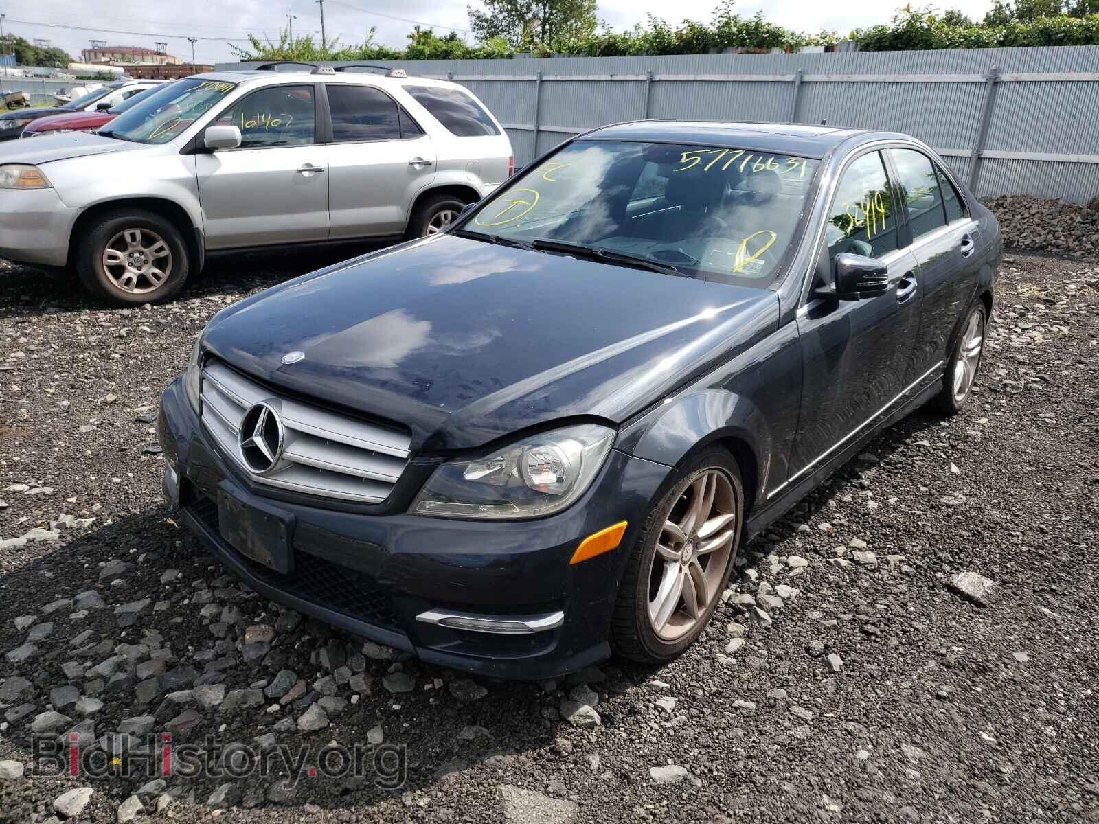 2012 MERCEDES-BENZ C-CLASS - VIN: WDDGF8BB1CR197616 - Фото 2