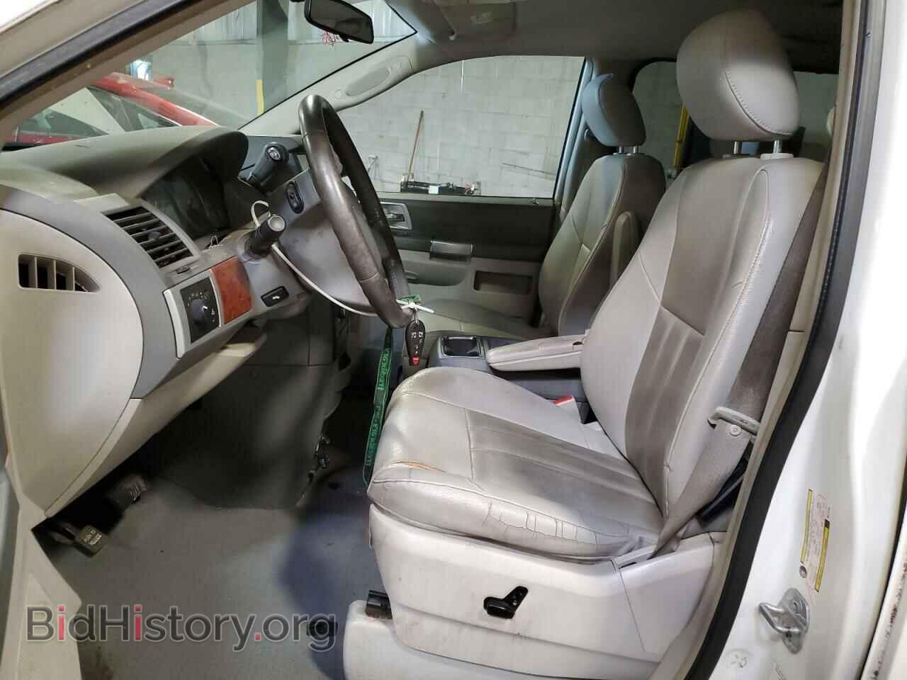 2008 CHRYSLER MINIVAN - VIN: 2A8HR54P28R110135 - Фото 7