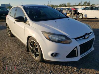 2014 Ford FOCUS Focus SE, белый — VIN 1FADP3K22EL227165, Copart