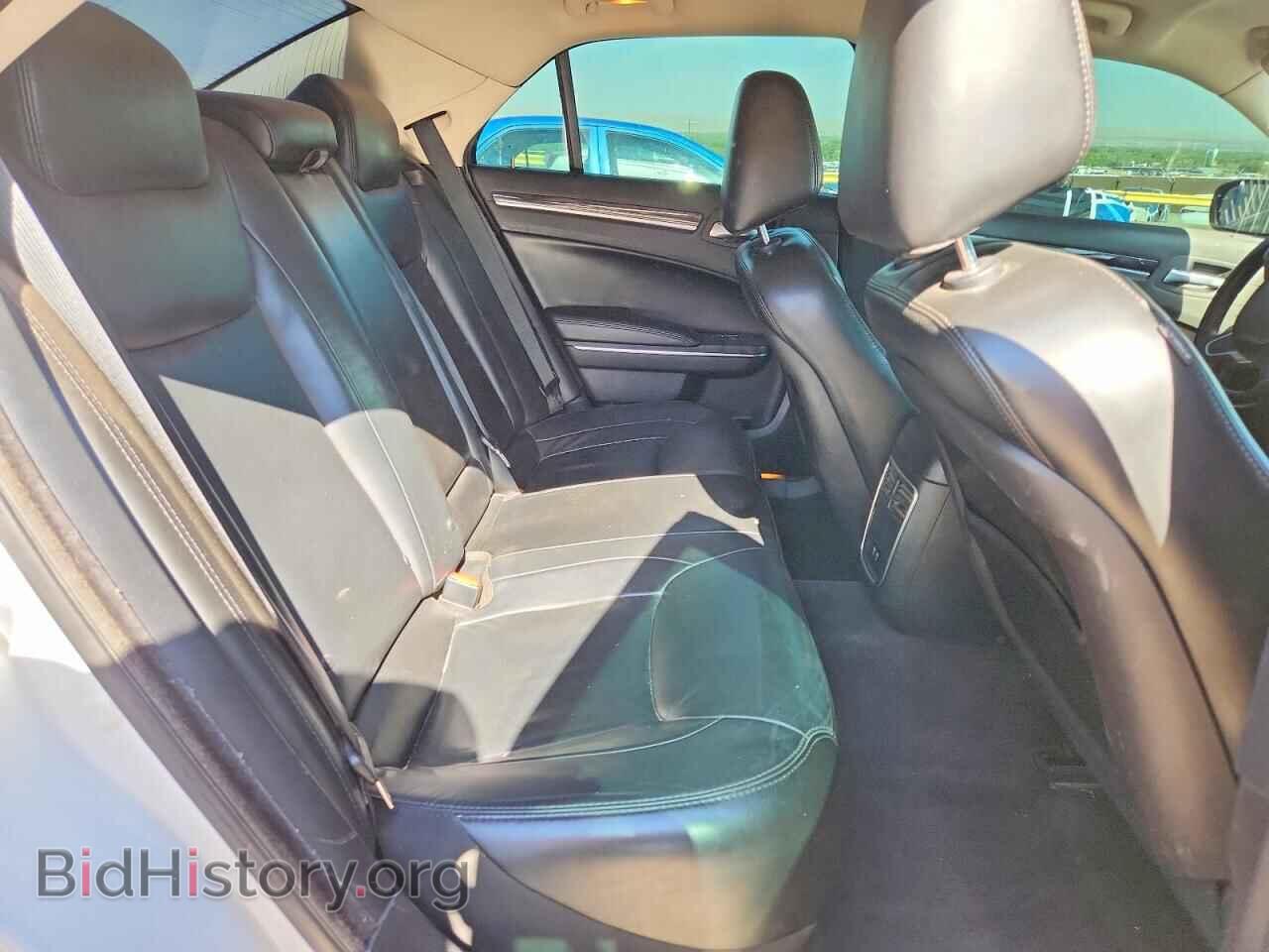 2016 CHRYSLER 300 - VIN: 2C3CCAAG1GH252386 - Фото 10