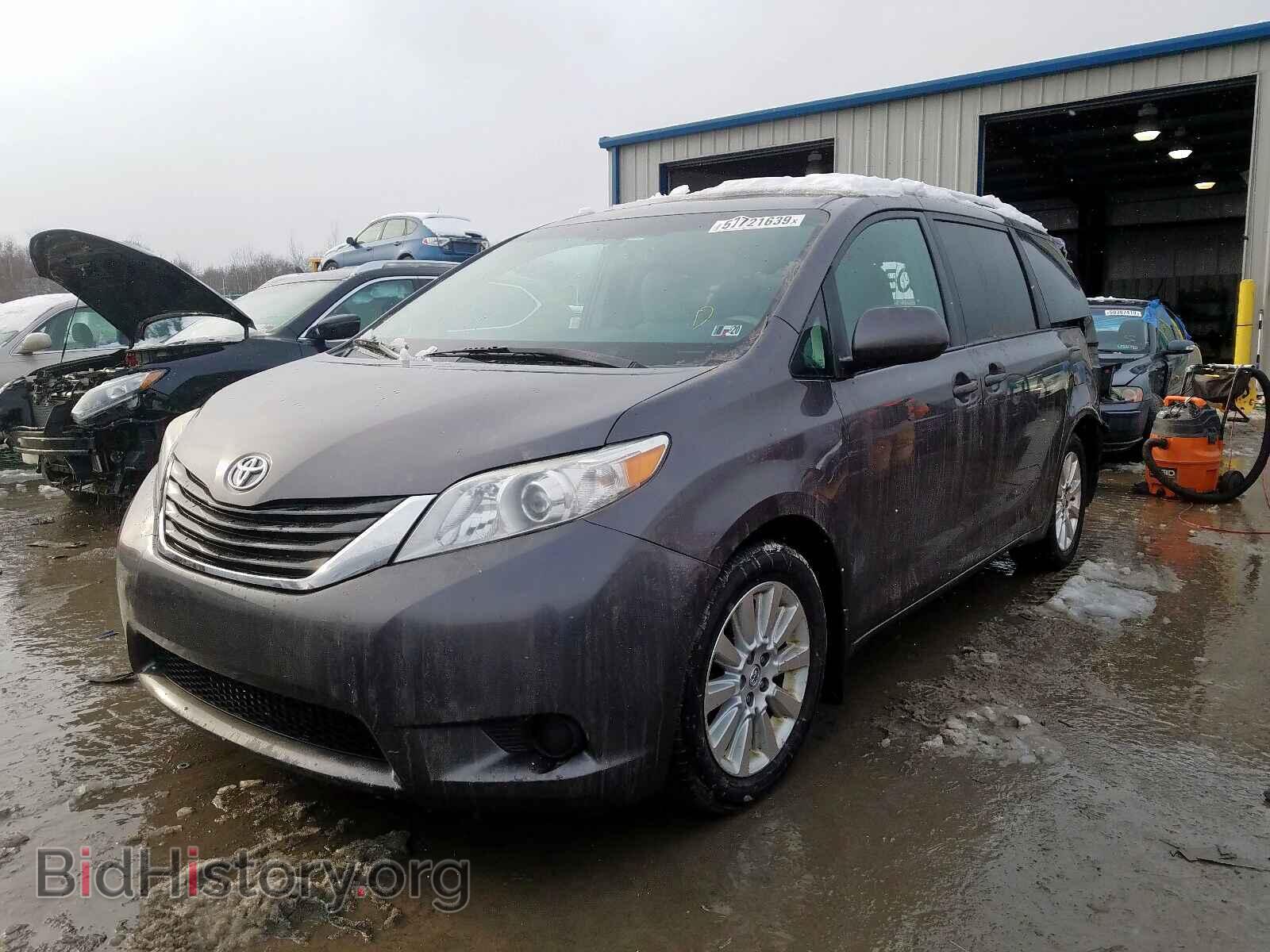 2013 TOYOTA SIENNA LE - VIN: 5TDJK3DC8DS056971 - Фото 2