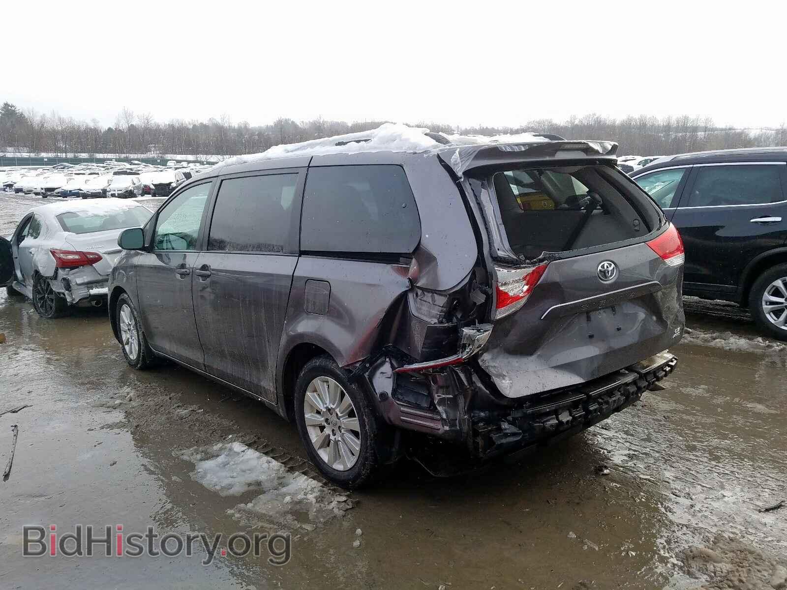 2013 TOYOTA SIENNA LE - VIN: 5TDJK3DC8DS056971 - Фото 3