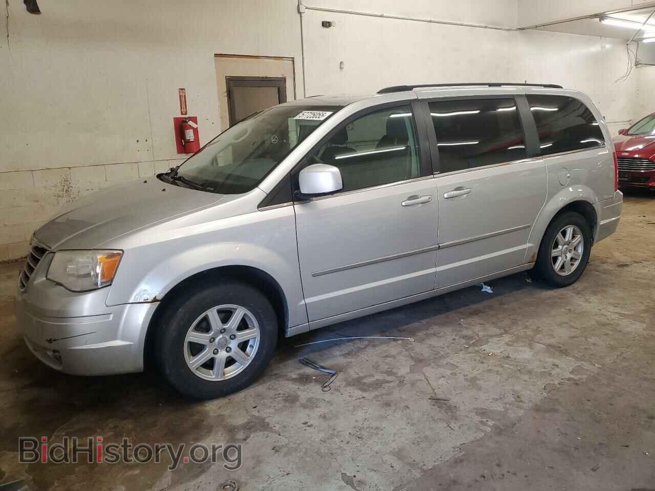 Photo 2A4RR5D14AR358703 - CHRYSLER MINIVAN 2010