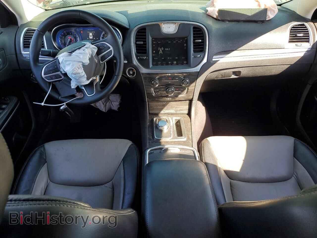 2019 CHRYSLER 300 - VIN: 2C3CCARG3KH508346 - Photo 8