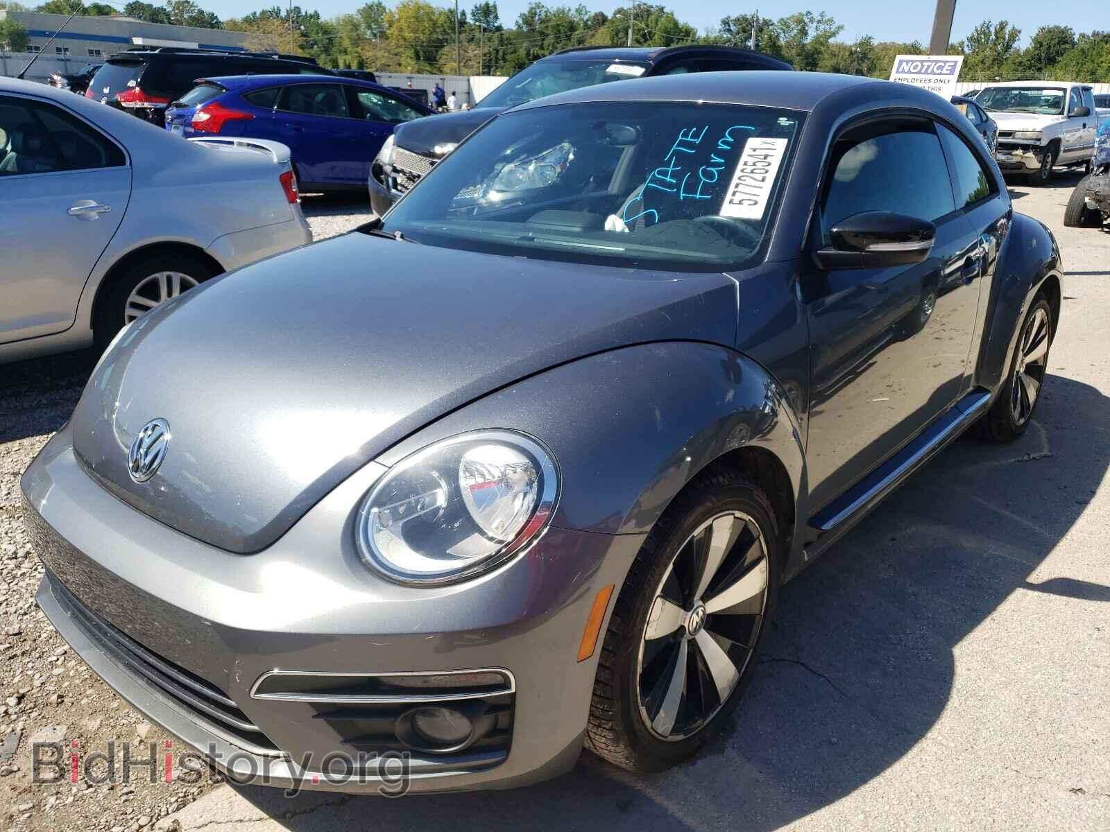2013 VOLKSWAGEN BEETLE - VIN: 3VWVS7AT9DM685018 - Фото 2