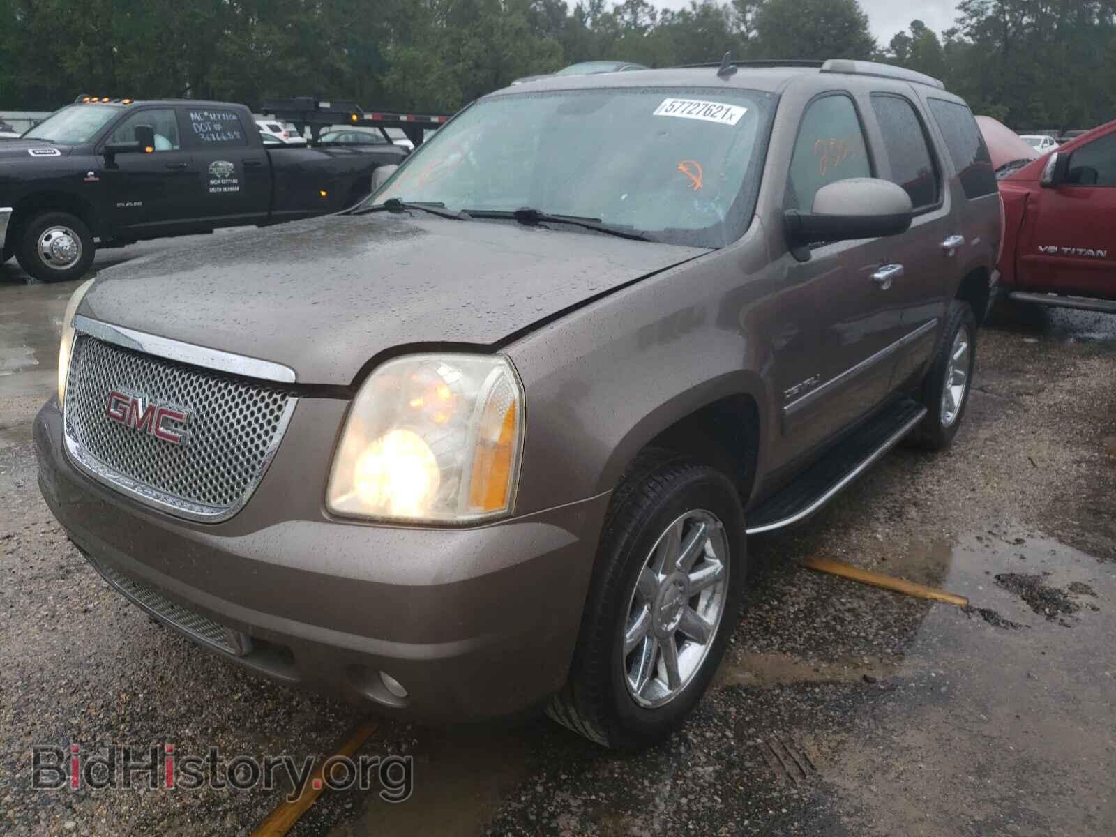 2011 GMC YUKON - VIN: 1GKS1EEF7BR327059 - Фото 2