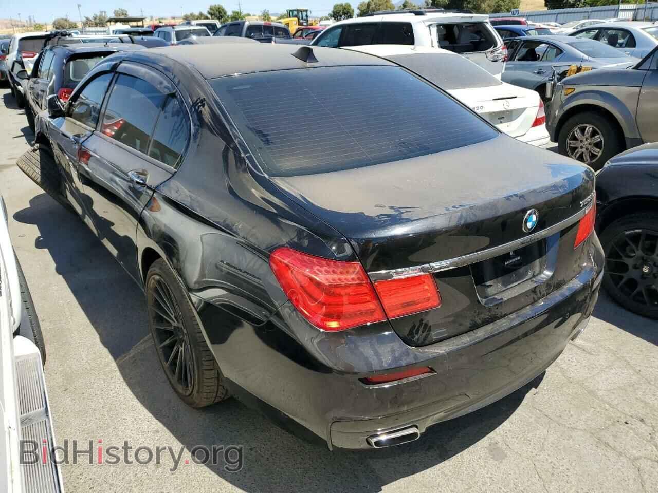2011 BMW 7 SERIES - VIN: WBAKB8C53BC851720 - Фото 2