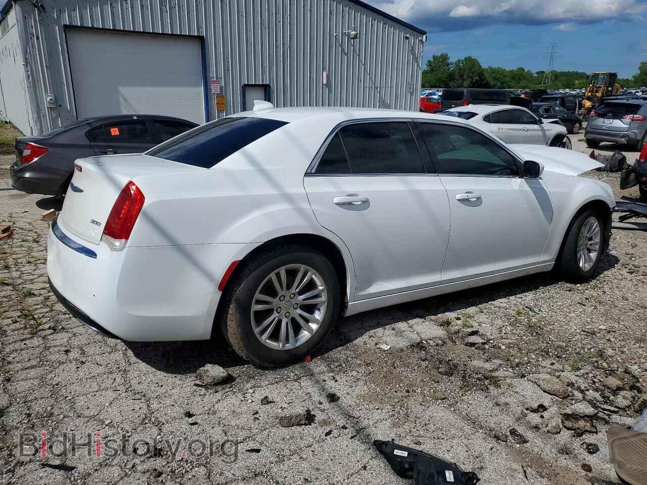 2018 CHRYSLER 300 - VIN: 2C3CCAAG0JH317090 - Фото 3