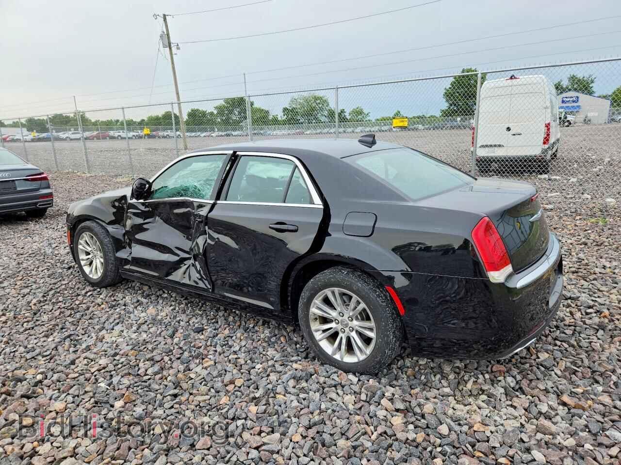 2016 CHRYSLER 300 - VIN: 2C3CCAAG2GH288183 - Фото 2