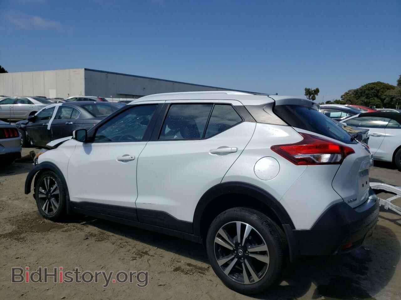 2019 NISSAN KICKS - VIN: 3N1CP5CU3KL535577 - Фото 2