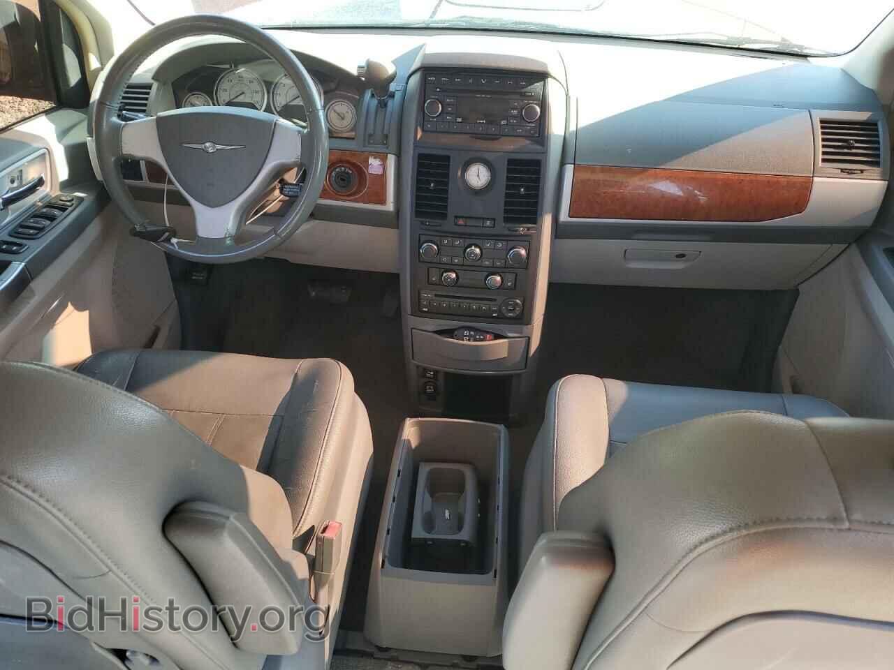 2008 CHRYSLER MINIVAN - VIN: 2A8HR54PX8R629501 - Фото 8