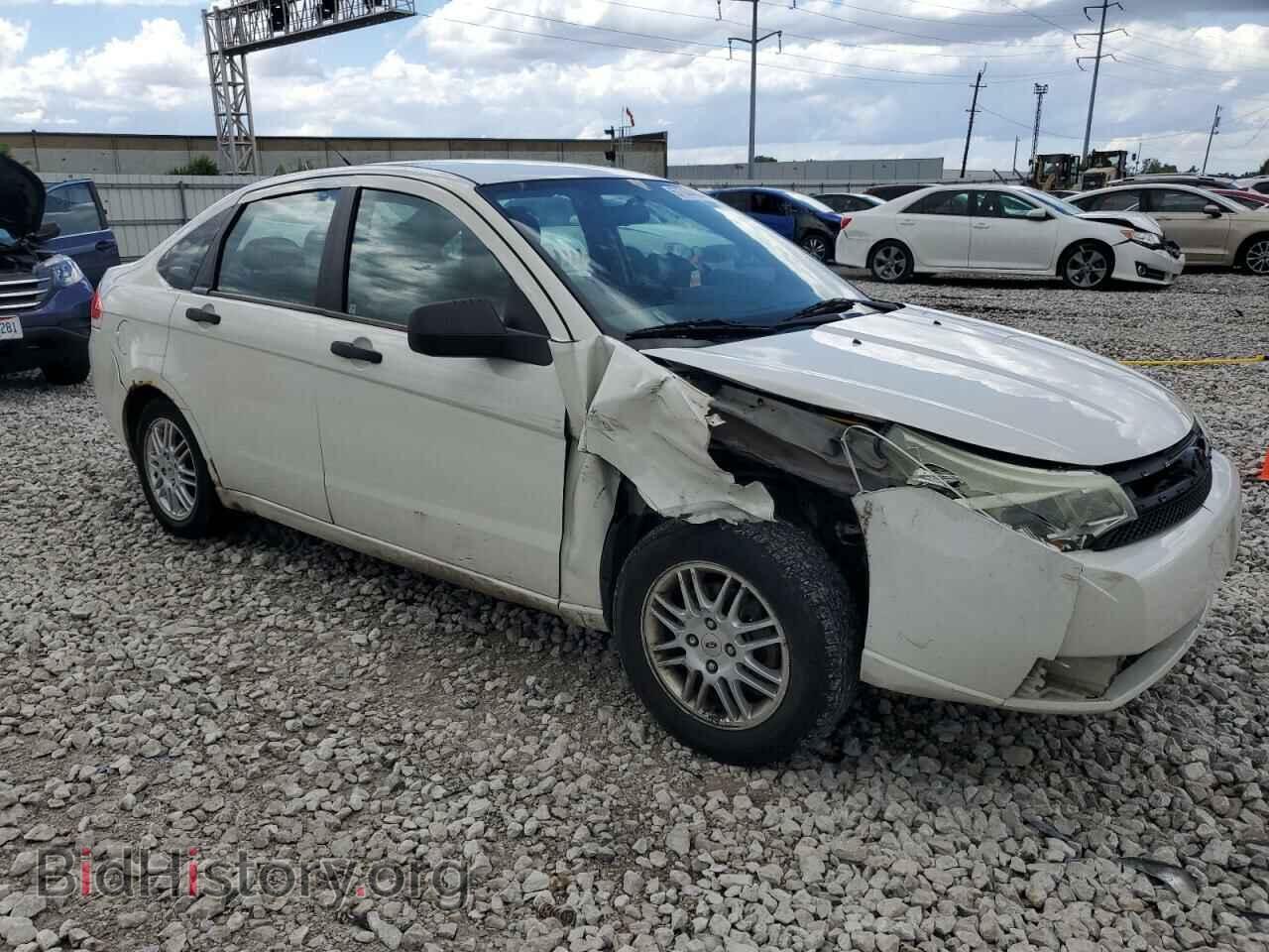 2011 FORD FOCUS - VIN: 1FAHP3FN7BW111802 - Photo 4