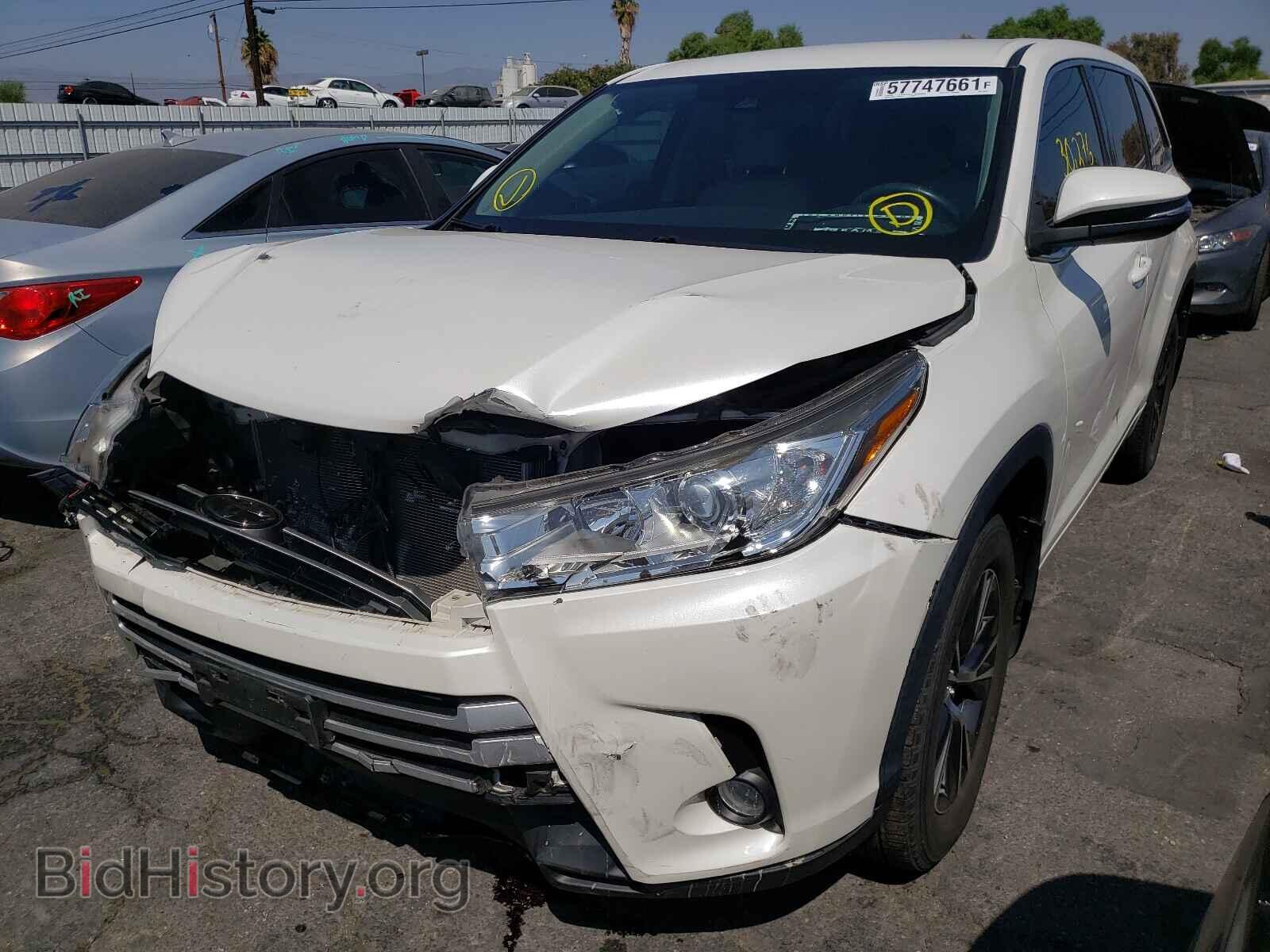 2018 TOYOTA HIGHLANDER - VIN: 5TDBZRFH2JS839341 - Фото 2