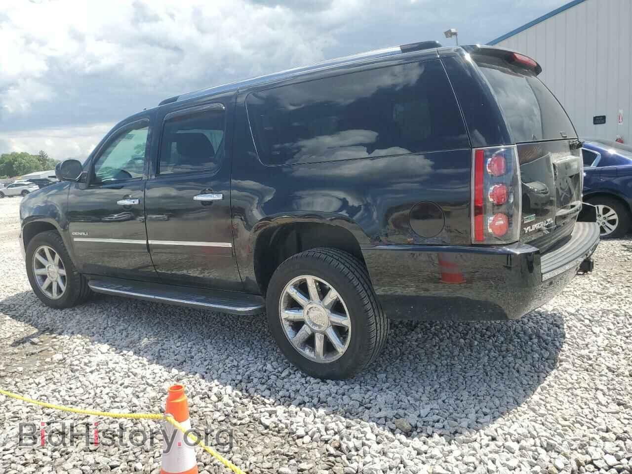 2011 GMC YUKON - VIN: 1GKS2MEF7BR201212 - Photo 2