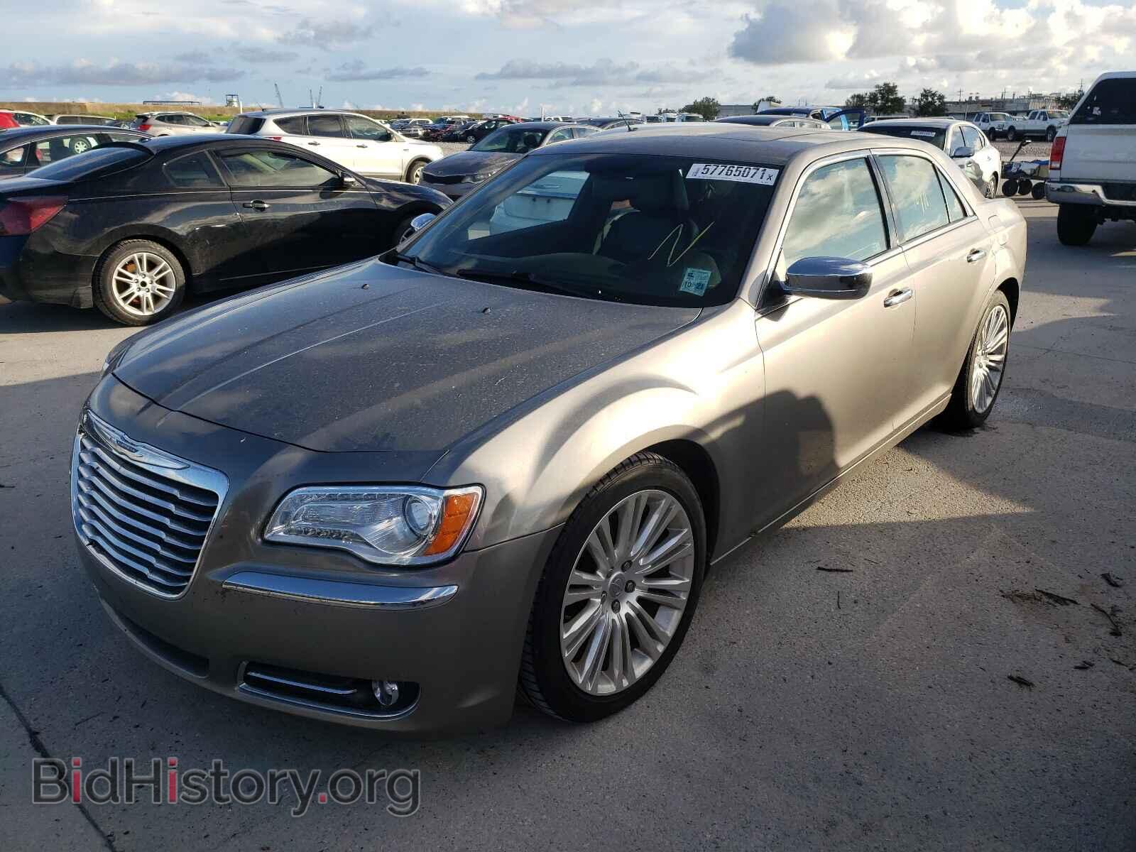 2014 CHRYSLER 300 - VIN: 2C3CCAET4EH305750 - Фото 2