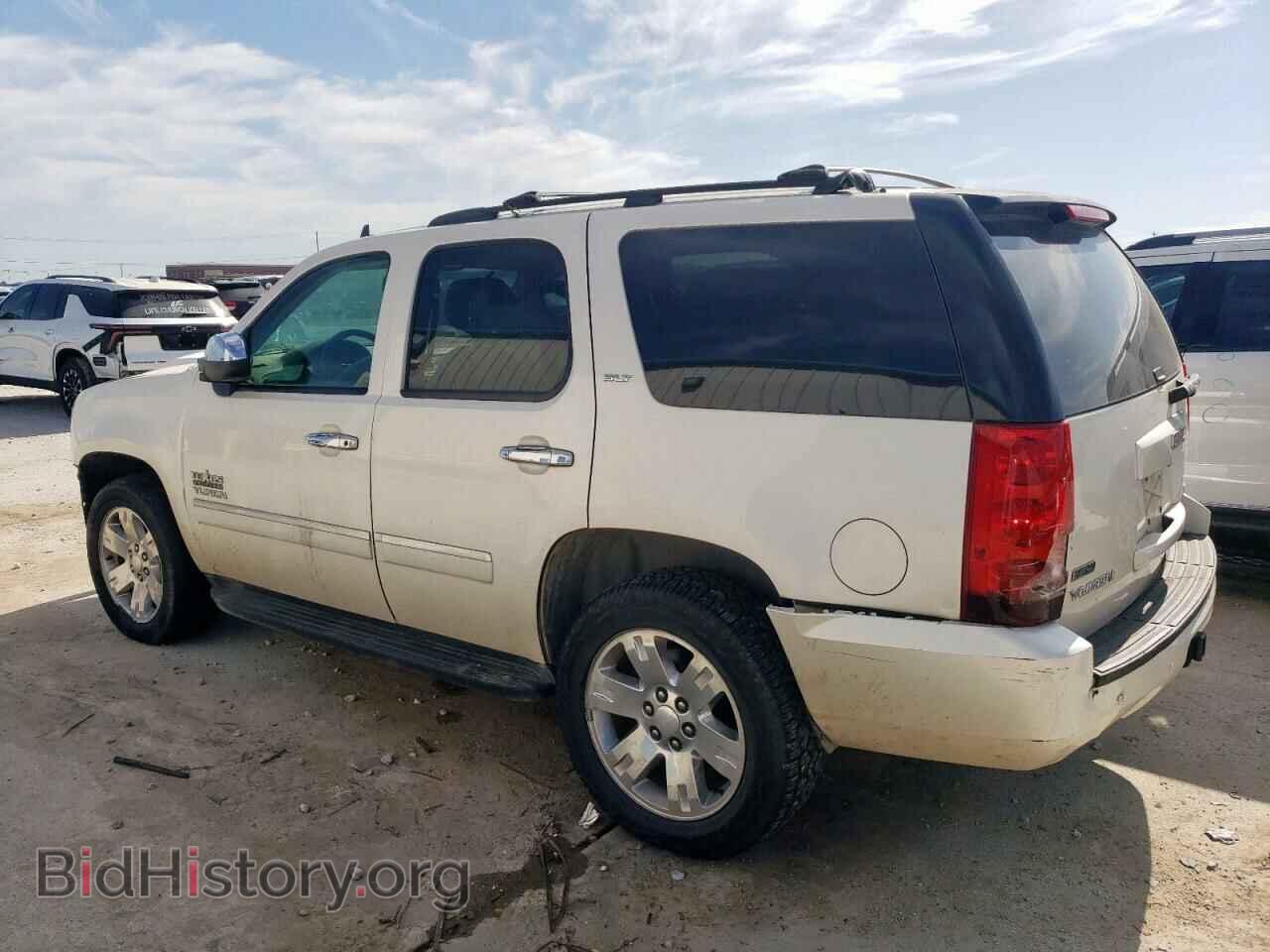 2012 GMC YUKON - VIN: 1GKS1CE02CR301728 - Фото 2