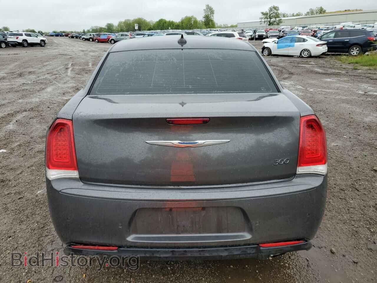 2016 CHRYSLER 300 - VIN: 2C3CCABT2GH335160 - Фото 6