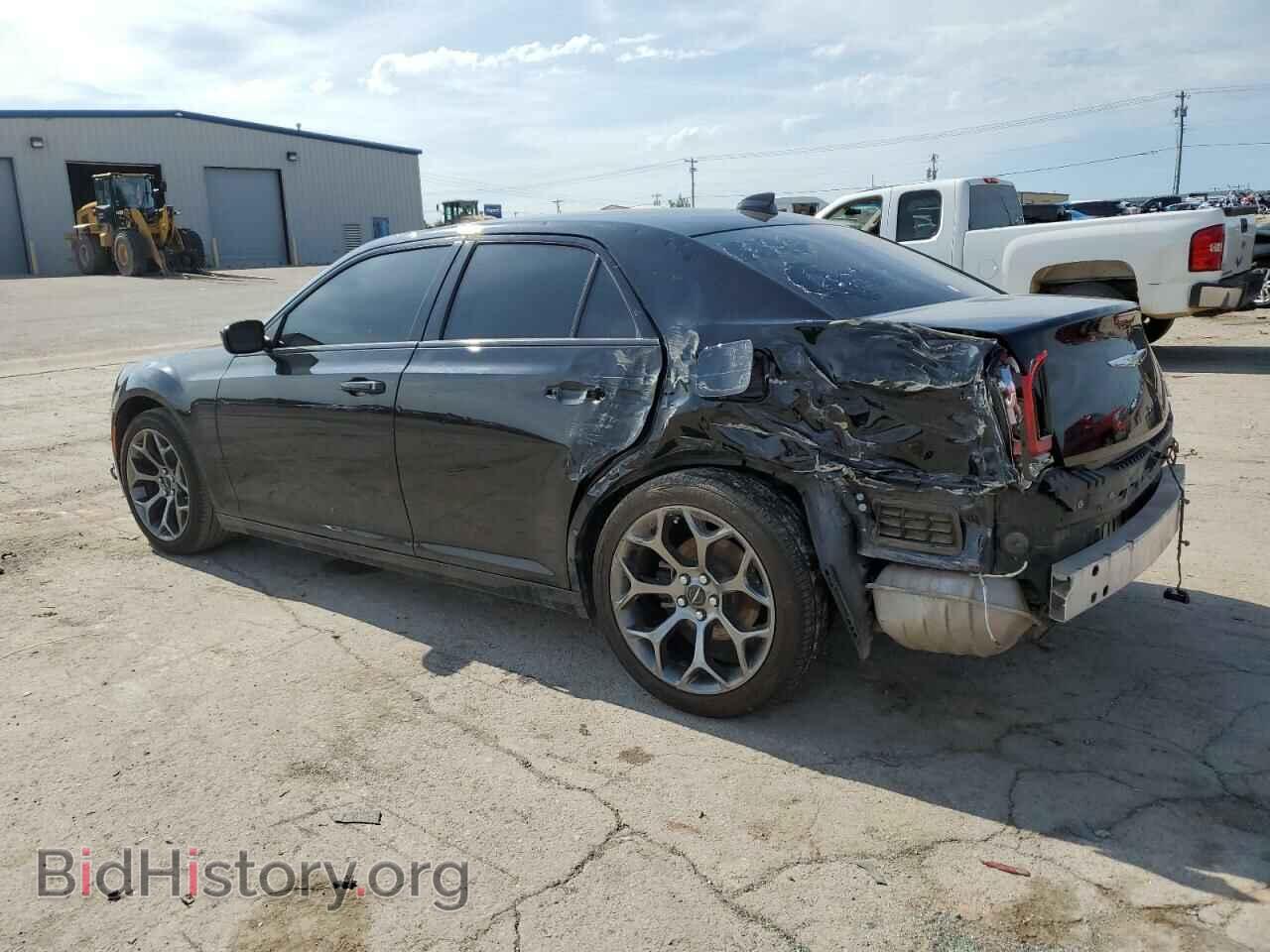 2018 CHRYSLER 300 - VIN: 2C3CCABG4JH214527 - Фото 2