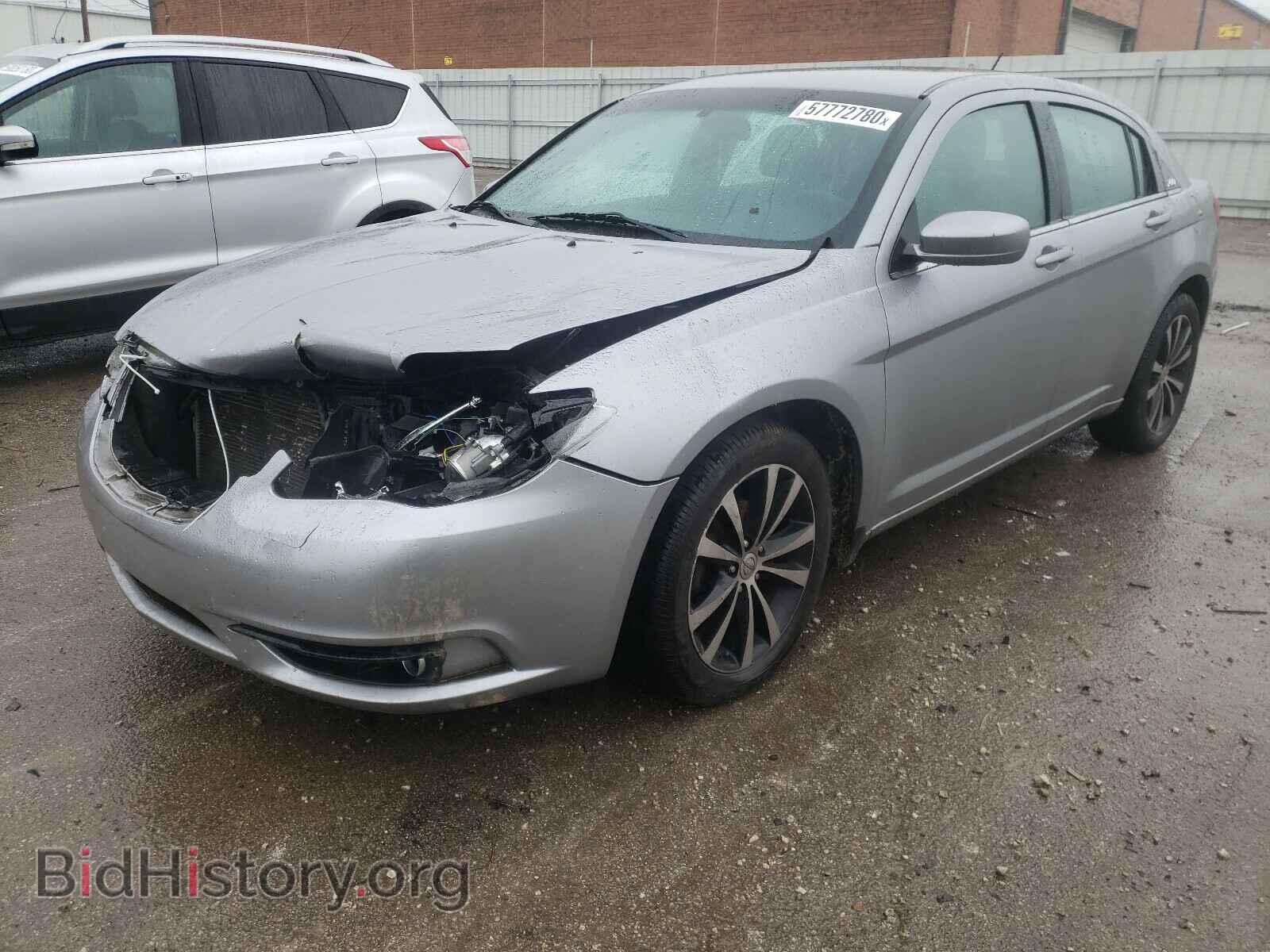 2013 CHRYSLER 200 - VIN: 1C3CCBBG9DN718234 - Фото 2