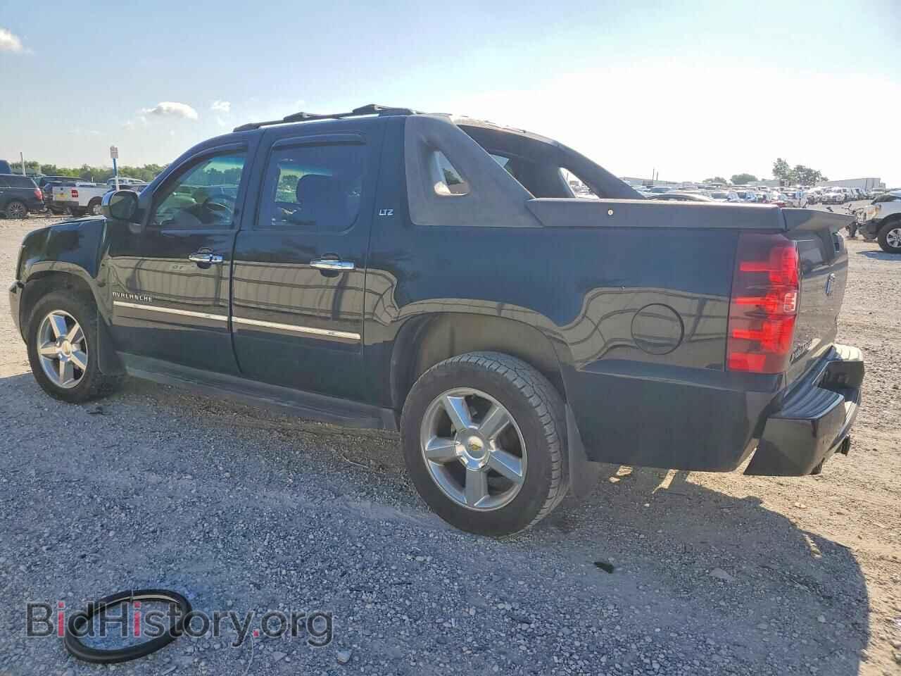 2011 CHEVROLET AVALANCHE - VIN: 3GNTKGE39BG112384 - Фото 2