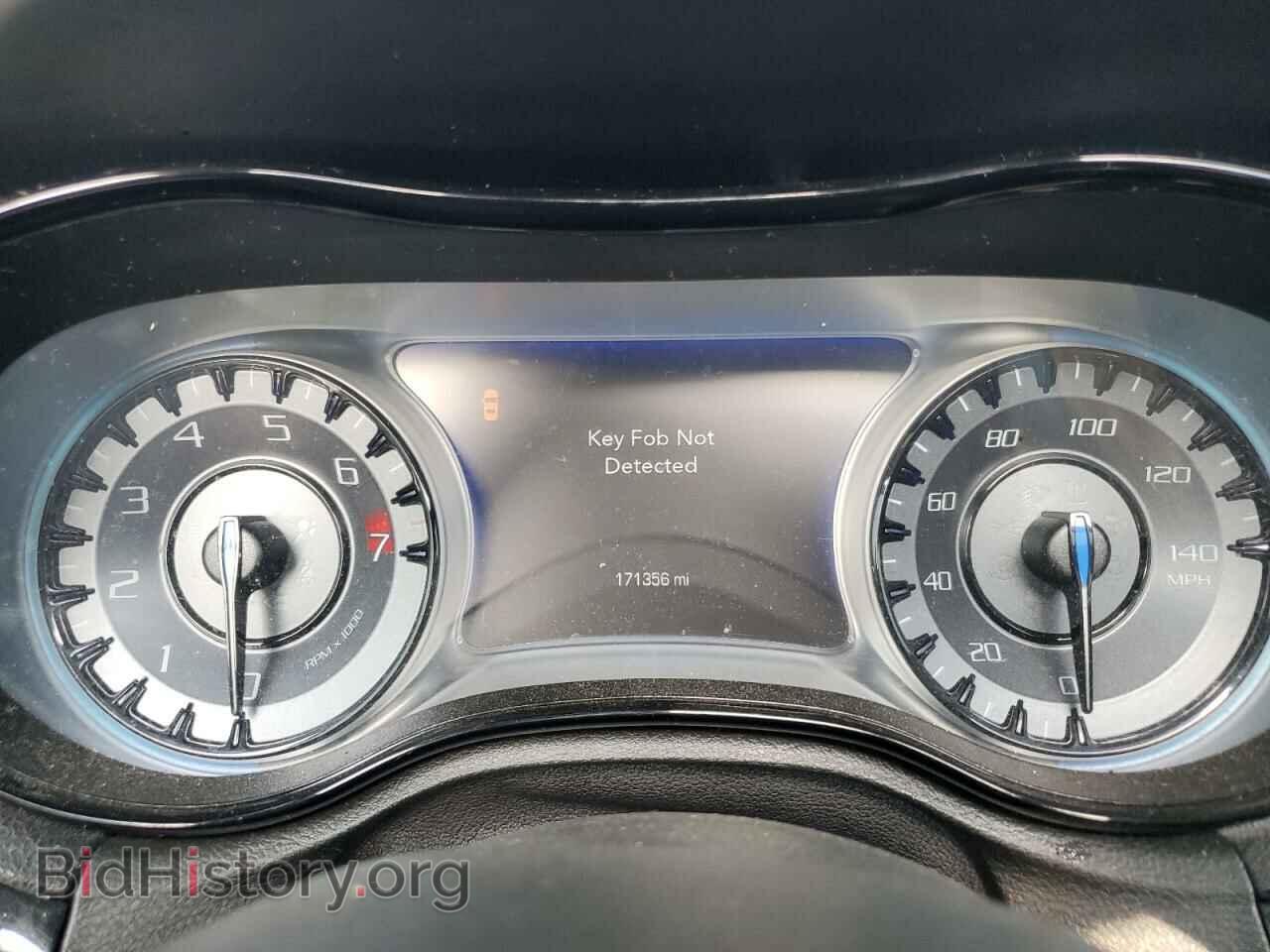 2018 CHRYSLER 300 - VIN: 2C3CCABG5JH266846 - Фото 9