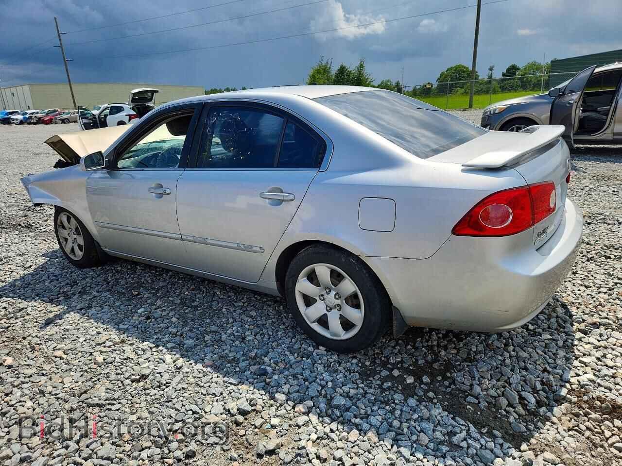 2008 KIA OPTIMA - VIN: KNAGE123585276277 - Фото 2