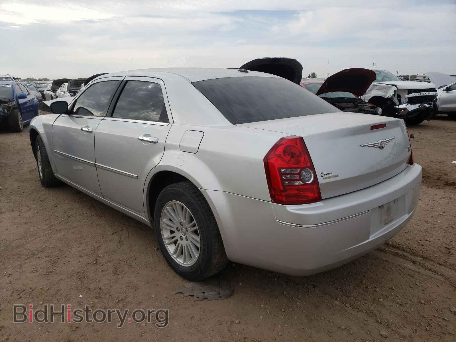 2010 CHRYSLER 300 - VIN: 2C3CA5CV7AH155189 - Фото 3